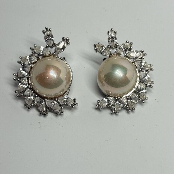 Nolan Miller Vintage Glamour Collection Faux Pearl Rhinestone Clip Stud Earrings - Picture 3 of 6